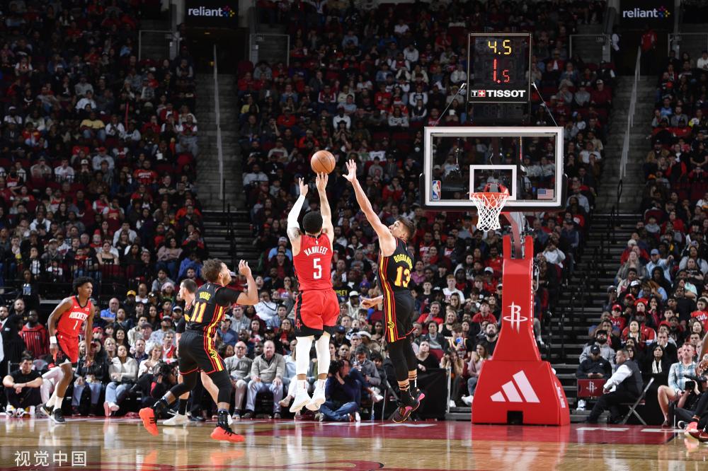 自国内外的 自国内外的