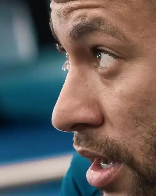 绕球员个人 绕球员个人